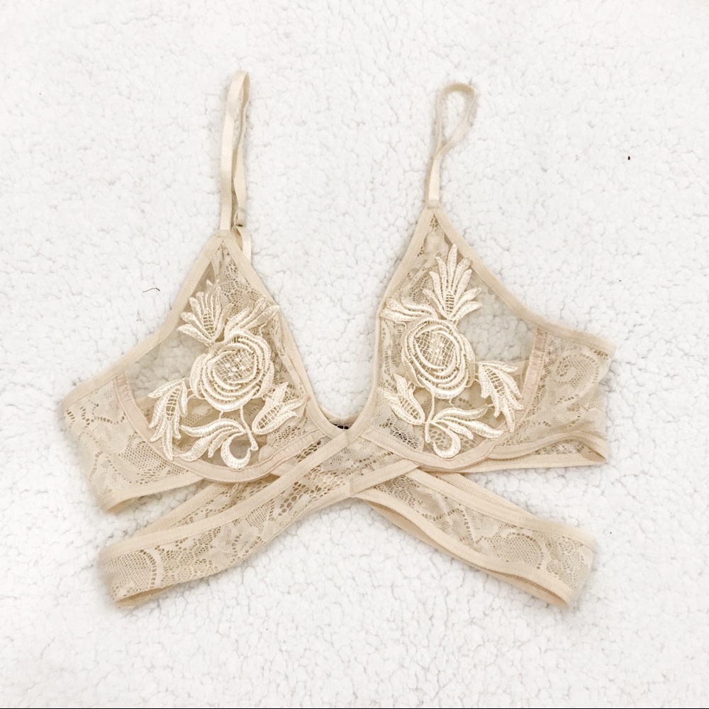 URBAN OUTFITTERS OUT FROM UNDER BRALETTE